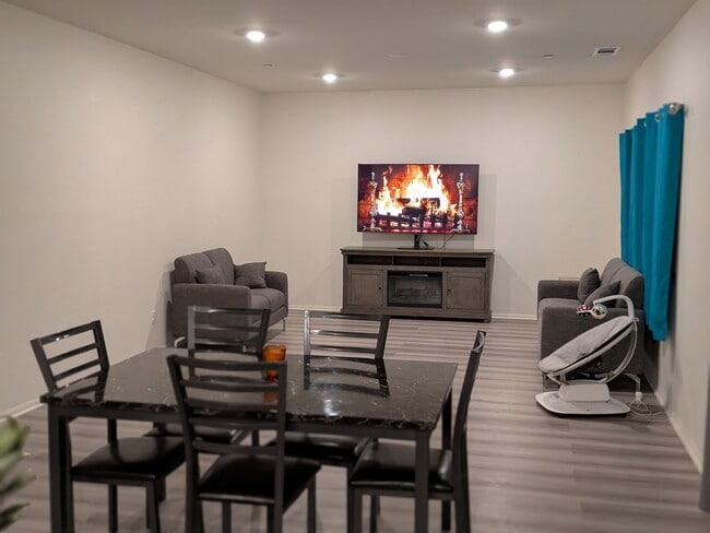 4426 Jade Ct in Lancaster, CA - Building Photo - Building Photo