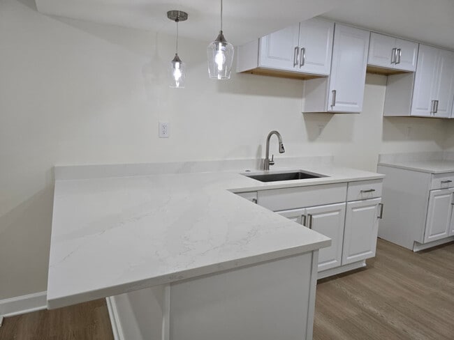 5525 Norbeck Rd, Unit Duplicate of Basement in Rockville, MD - Building Photo - Building Photo