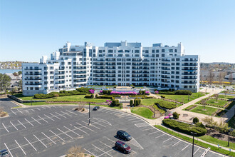 Marina Point in Quincy, MA - Building Photo - Building Photo