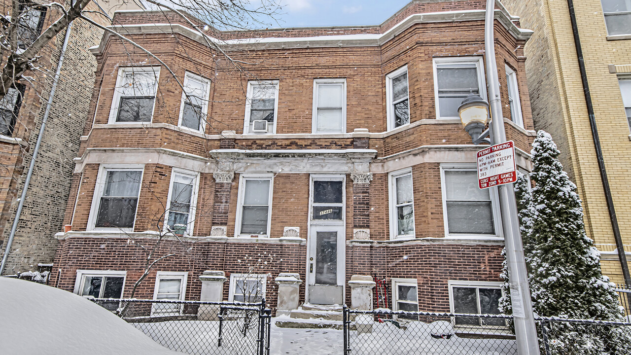 3744 N Wilton Ave in Chicago, IL - Building Photo