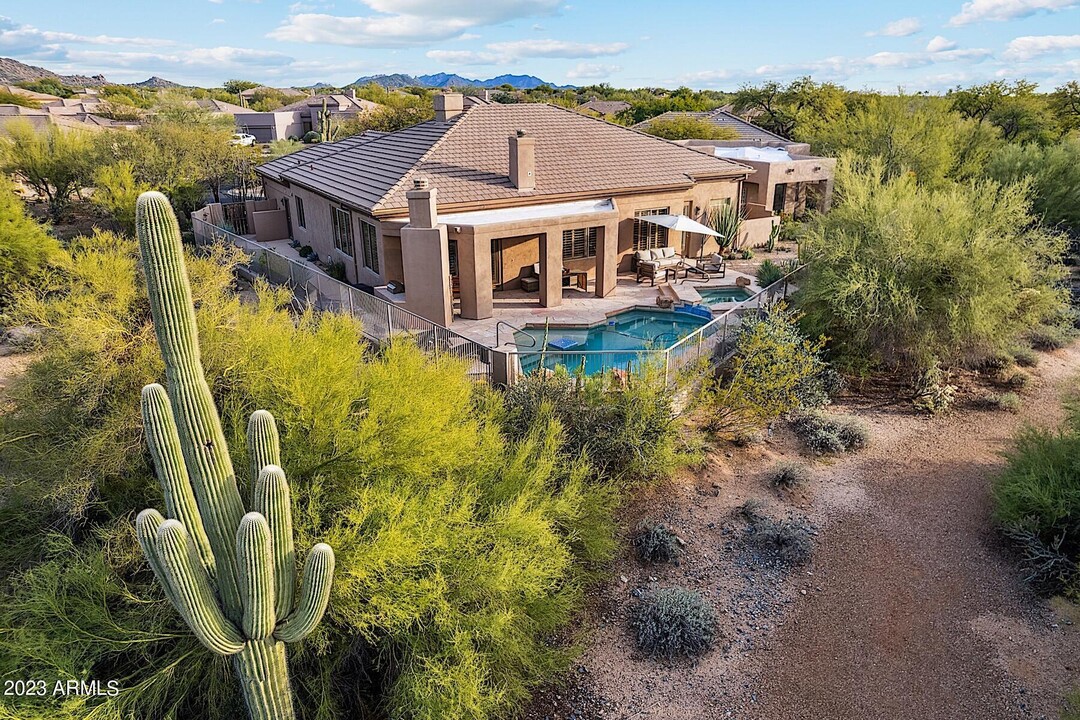 6128 E Brilliant Sky Dr in Scottsdale, AZ - Foto de edificio