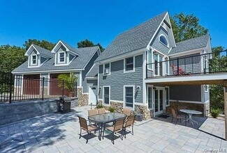 21 Contentment Ln in Red Hook, NY - Building Photo - Building Photo