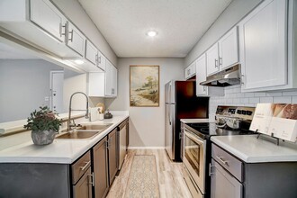 Peaks at Live Oak in San Antonio, TX - Foto de edificio - Building Photo