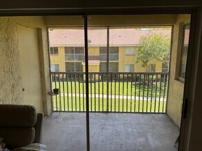 1108 Coral Club Dr, Unit 1108 in Coral Springs, FL - Building Photo - Building Photo