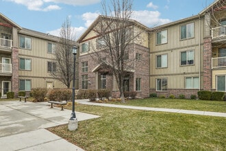 Silvercrest in Taylorsville, UT - Building Photo - Building Photo