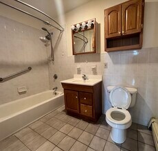 18 Houghton St, Unit #1 in Somerville, MA - Building Photo - Building Photo