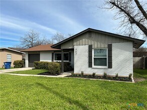 362 Lockener Ave in New Braunfels, TX - Building Photo - Building Photo