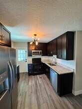 4809-4811 11th Ave S in St. Petersburg, FL - Foto de edificio - Building Photo