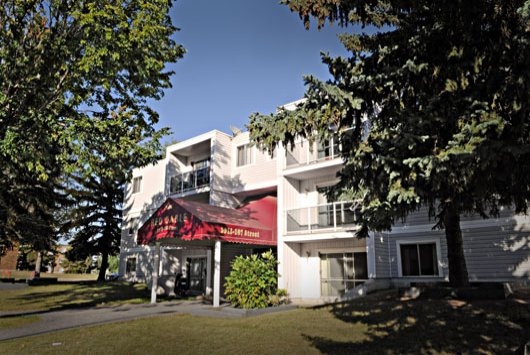 Red Gable in Edmonton, AB - Building Photo - Building Photo