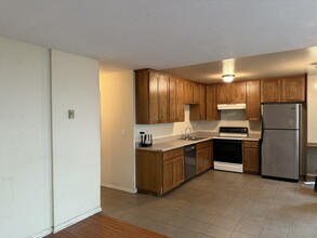 5660 Lauretta St, Unit 2 in San Diego, CA - Building Photo - Building Photo