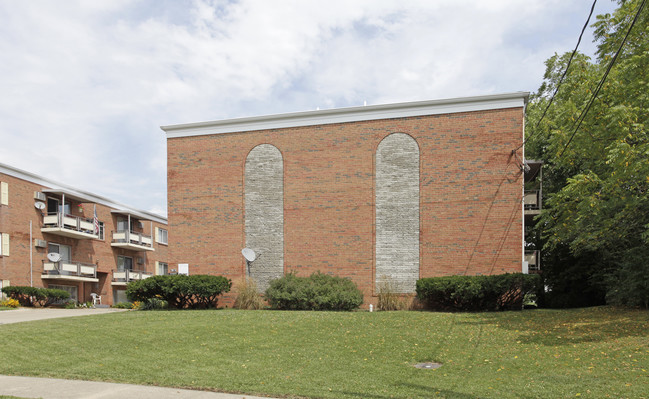 3814 Davis Ave in Cincinnati, OH - Foto de edificio - Building Photo