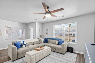 2031 Lake View Cir in Myrtle Beach, SC - Building Photo - Building Photo