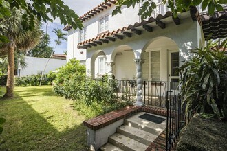 36 Phoenetia Ave in Coral Gables, FL - Building Photo - Building Photo