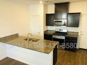 537 Autumn Breeze Cir in Reno, NV - Building Photo - Building Photo