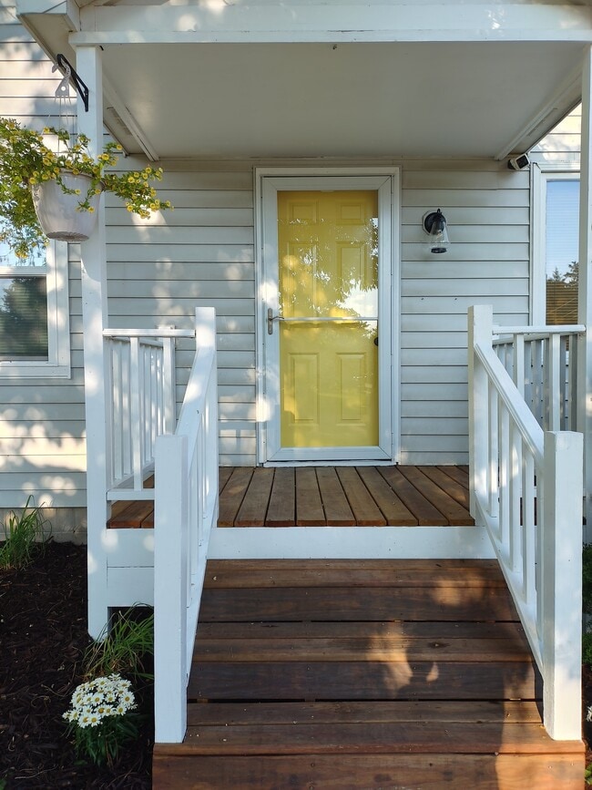 1203 Central Ave N in Faribault, MN - Building Photo - Building Photo