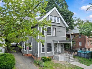 133 Davenport Ave in New Haven, CT - Building Photo - Building Photo