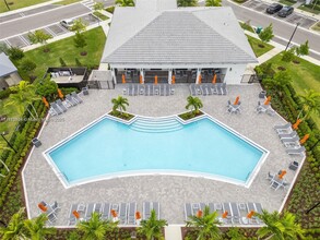 13248 SW 286th St in Homestead, FL - Foto de edificio - Building Photo