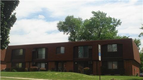 327 N Ardmore Ave in Villa Park, IL - Building Photo