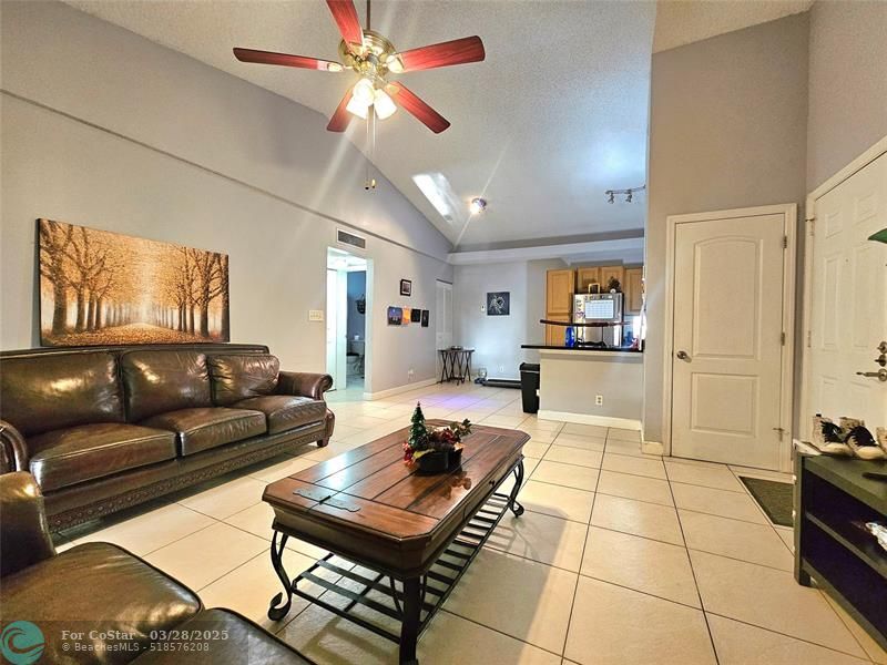 731 Lyons Rd in Coconut Creek, FL - Building Photo