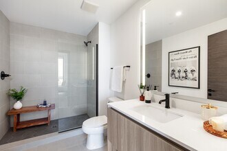 Society Nashville in Nashville, TN - Foto de edificio - Building Photo