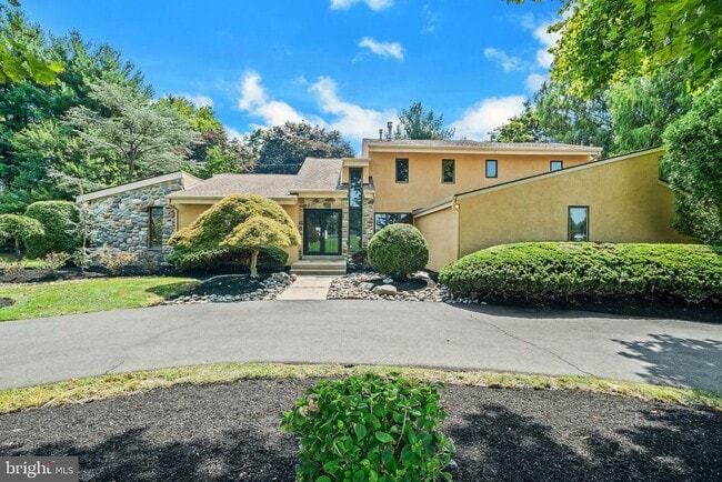property at 468 Long Ln
