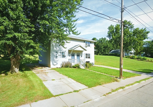 442 Ferry St