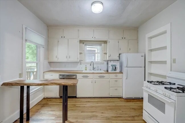 2214 Winnebago St, Unit #1 in Madison, WI - Foto de edificio - Building Photo