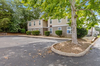 Meadow Ridge Apartments in Dothan, AL - Building Photo - Building Photo