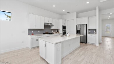 1905 Fresno Ave in Naples, FL - Building Photo - Building Photo