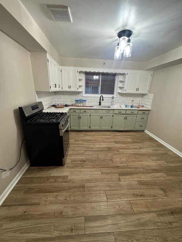 property at 1640 N Narragansett Ave