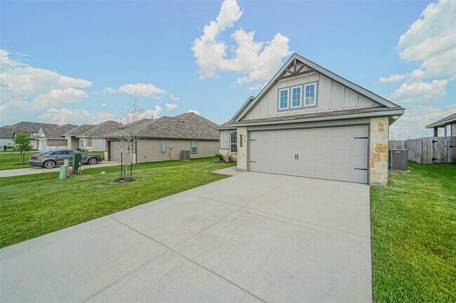 136 Colby's Way in Montgomery, TX - Building Photo - Building Photo
