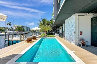 141 Isle of Venice Dr in Fort Lauderdale, FL - Building Photo - Building Photo
