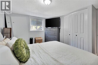 131 Clark Ave in Kitchener, ON - Building Photo - Building Photo