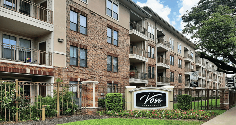 The Voss Apartments in Houston, TX - Foto de edificio