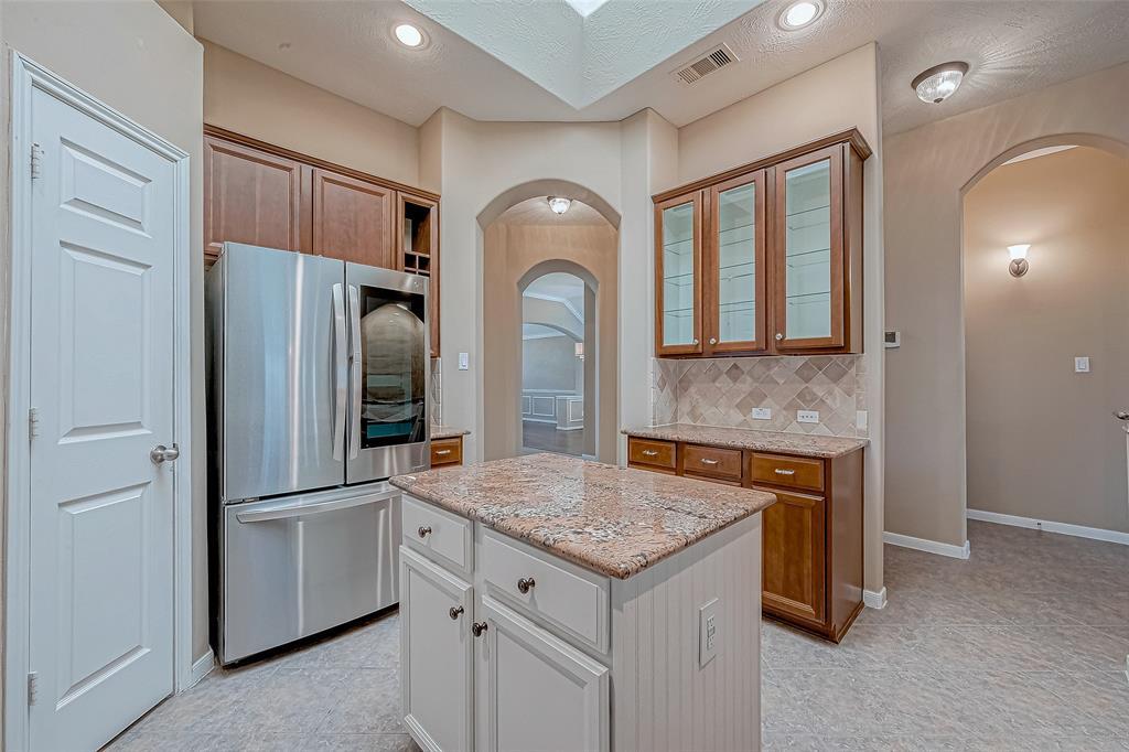 18415 W Laura Shore Dr in Cypress, TX - Building Photo