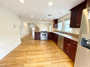 15 Sunset St, Unit 3 in Boston, MA - Building Photo - Building Photo