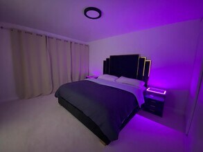 8400 De Longpre Ave, Unit 311 in West Hollywood, CA - Building Photo - Building Photo
