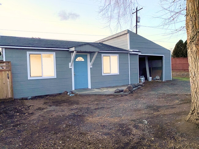 property at 1304-1302 S 42nd Ave