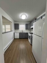 229 Sigourney St in Hartford, CT - Building Photo - Building Photo