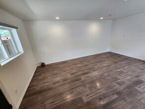 10452 Balboa Blvd in Los Angeles, CA - Building Photo - Building Photo