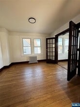 44 Hickory Ave in Bergenfield, NJ - Building Photo - Building Photo