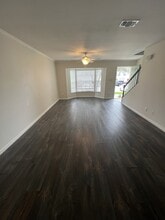 13536 Embassy Park Ct in Dade City, FL - Building Photo - Building Photo