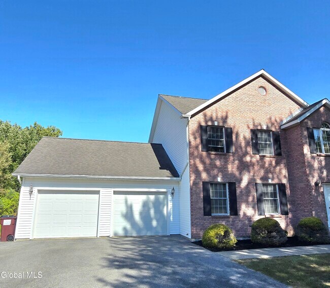 3 Red Maple Ln in Clifton Park, NY - Building Photo - Building Photo