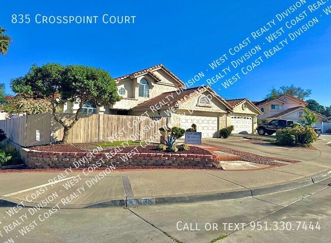 835 Crosspoint Ct