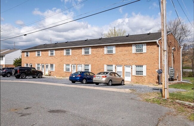 property at 98 Dutch Mill Ct