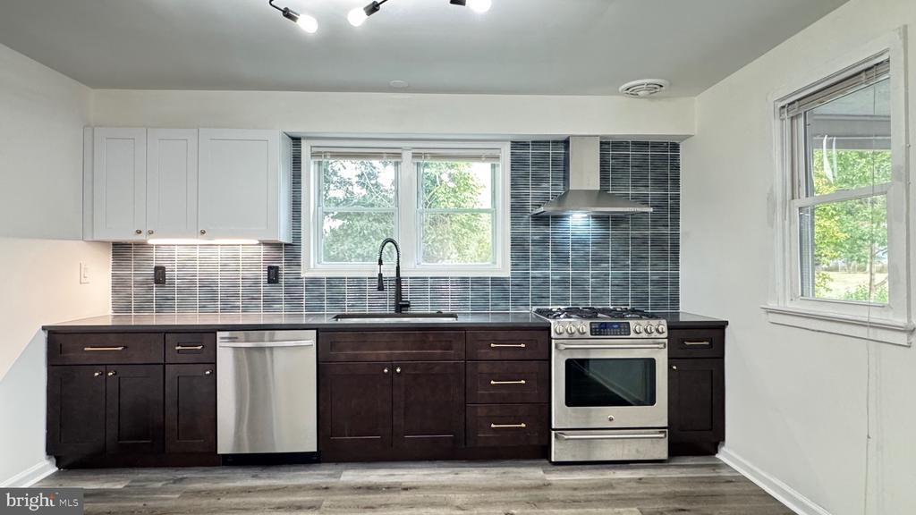 9 E Somerdale Rd in Somerdale, NJ - Building Photo