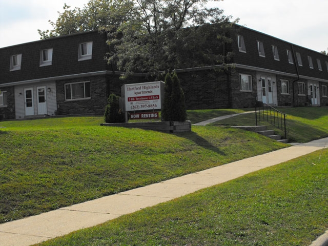 Hartford Highlands Apartments in Hartford, WI - Building Photo - Building Photo