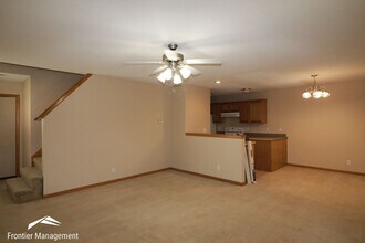 906-908 Kramer Ct in Junction City, KS - Building Photo - Building Photo