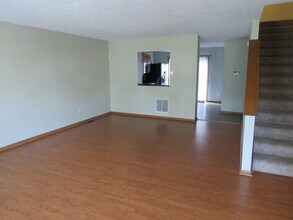 268 Chatterly Ln in Columbus, OH - Building Photo - Building Photo