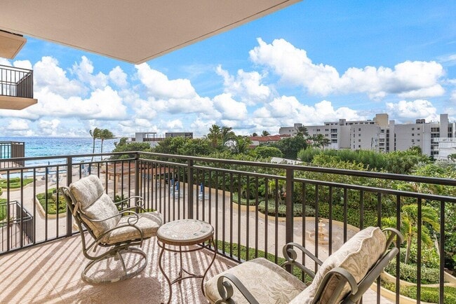 3475 S Ocean Blvd in Palm Beach, FL - Foto de edificio - Building Photo